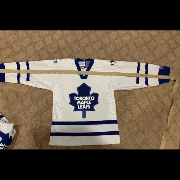 90’s Toronto Maple Leafs CCM NHL Hockey Jersey - Picture 11 of 11